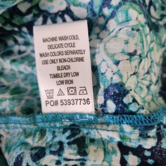 Catherines Womens Plus Size Pintuck Buttonfront Blouse, sz 2X - Picture 12 of 12